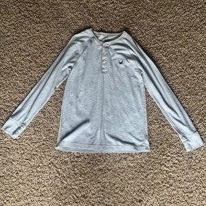 Men’s grey long sleeve